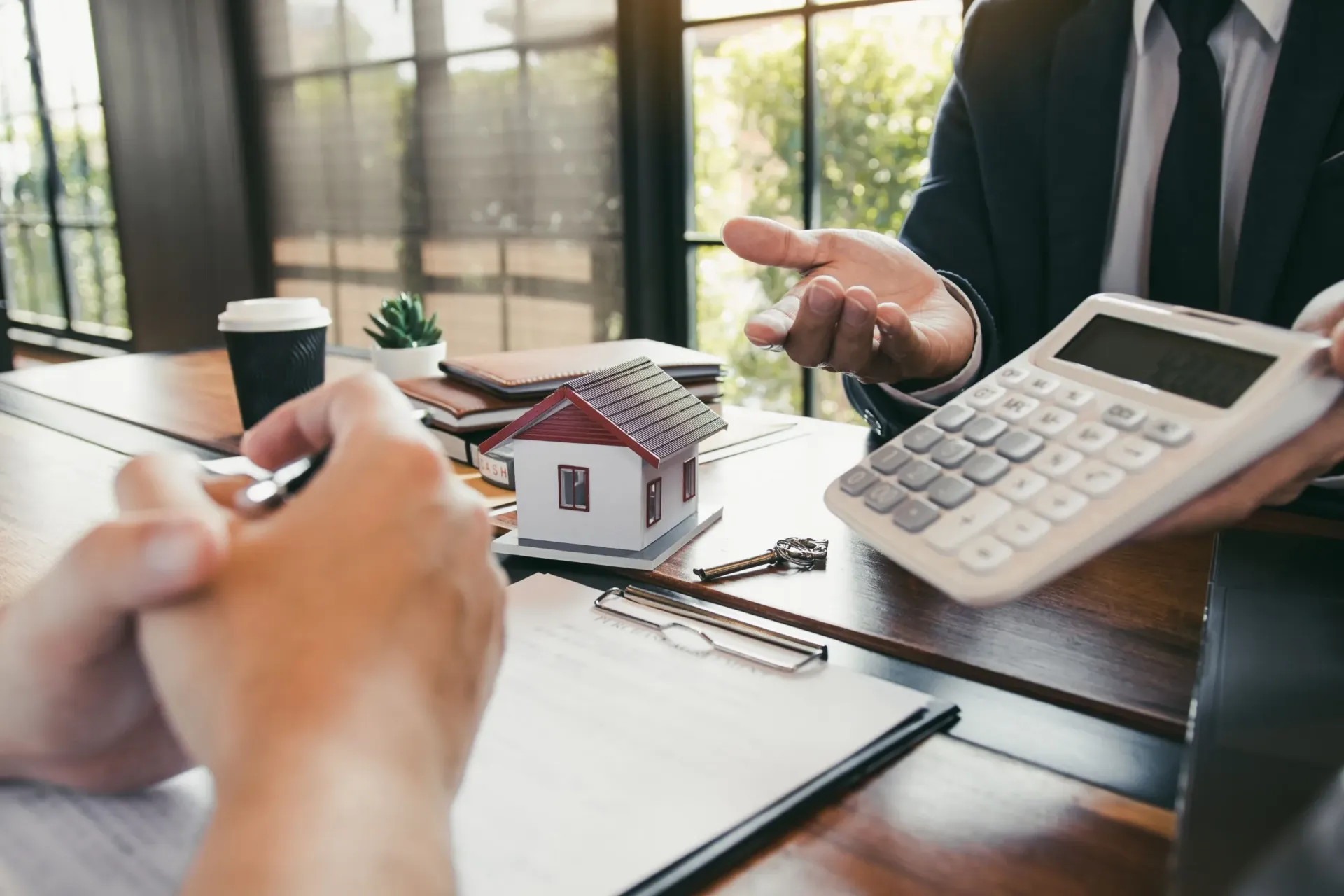 Daň z nehnuteľností 2026: kto je povinný podať daňové priznanie a kto nie?