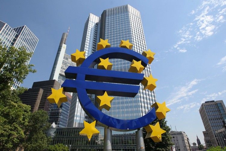 Prečo banky zvyšujú úroky na hypotékach, aj keď ECB nemení svoju politiku