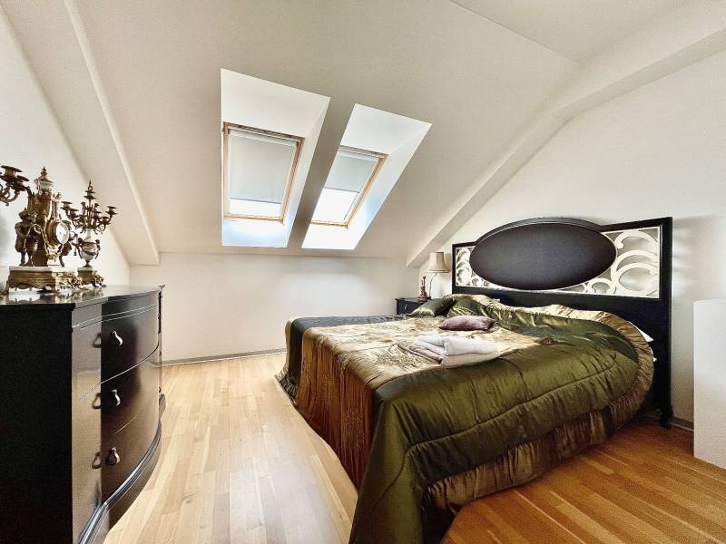 BRATISLAVA_STARE_MESTO_OLD_TOWN_PRENAJOM_FOR_RENT_FLAT_BYT_LUXURYFLAT_HLBOKA_BABONYTRE
