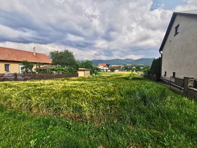 Predaj_krasneho_stavebneho_pozemku_CERENANY_okr_Prievidza_20250607_162544.jpg