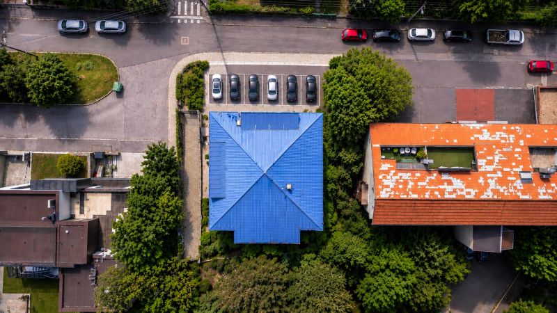 Vizualizácia - parkovacie miesta vedľa budovy