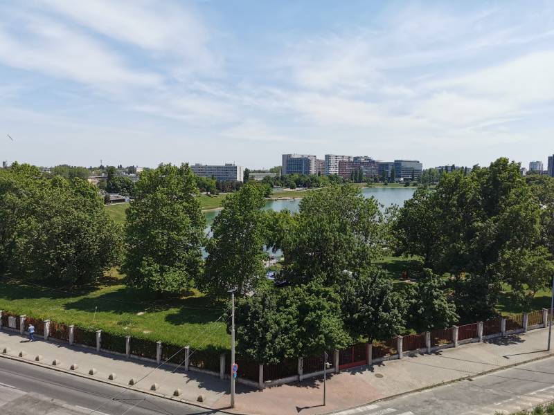 BabonyTRE_PRENÁJOM_2-izbovy_priestranny_byt_Vajnorská_ulica_Nové_Mesto_Kuchajda_20250514_123354.jpg
