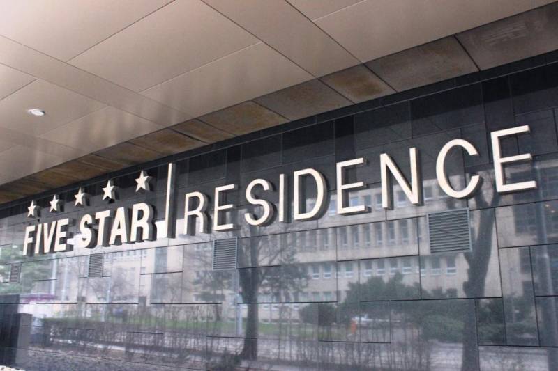 babonytre_fivestarresidence_5star_residence_apartman_byt_vkusny_zariadeny_prenajom_rent_staremesto_bratislava_oldtown_centrum_luxury_real_estate_richardpastuchareality