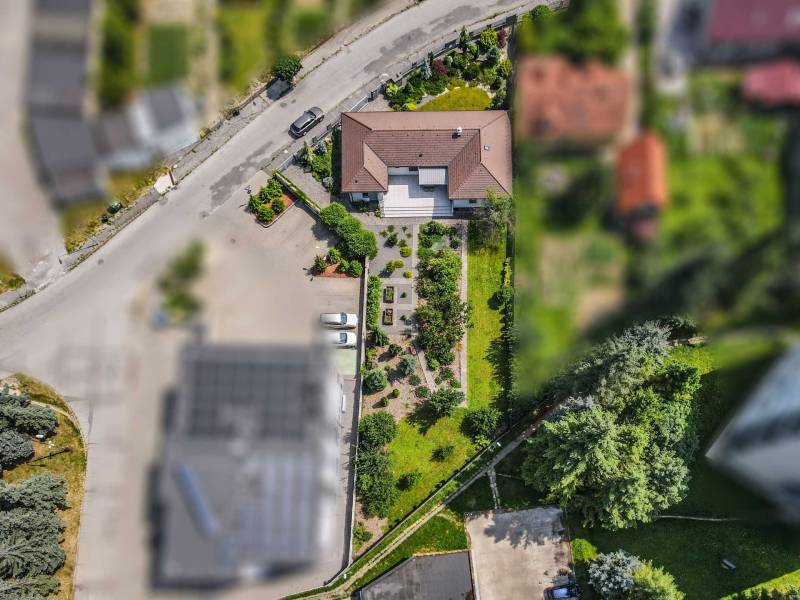dji_fly_20250605_140128_300_1749124918652_photo.jpg