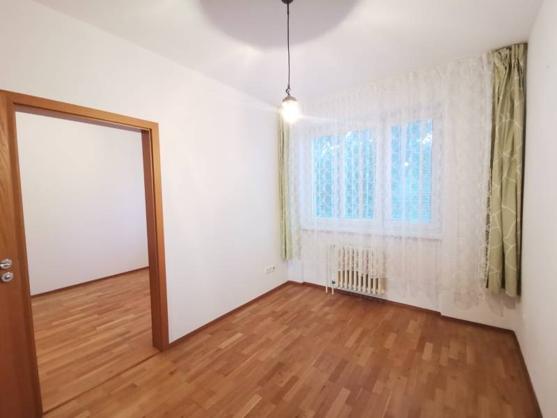 PRENAJOM_4izbovy byt_Priekopnicka_izba 2.jpg