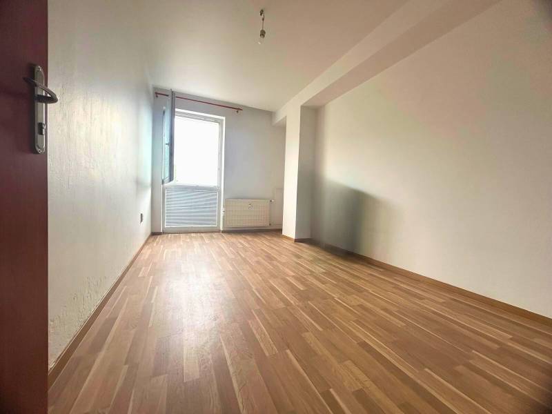 Predaj_Vrakuňa_2-garzónka_izba_spalna_BabonyTRE .jpeg