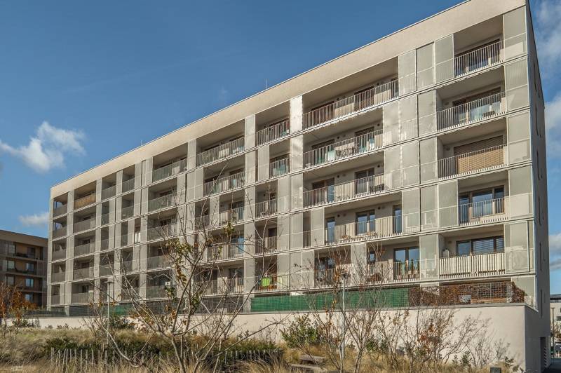 babonytre_bory_promenada_lamac_jana_langosa_3_izbovy_byt_predzahradka_zariadeny_prenajom_premiovo_vkusne_luxusne_parkovacie_statie_vyhlad