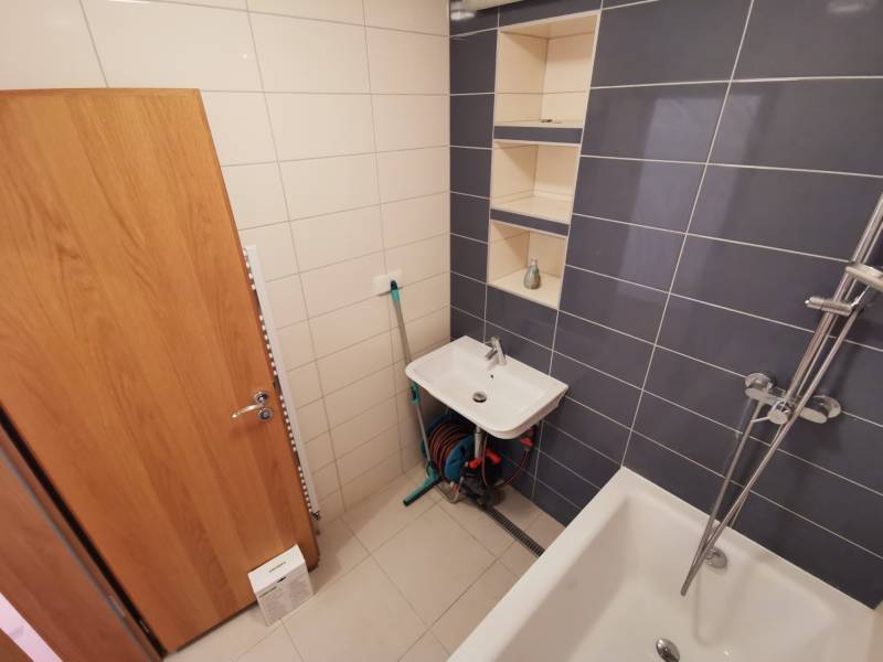 PRENAJOM_4-izbovy_byt_PRIEKOPNICKA_BISKUPICE_STUDENTI 23.jpg