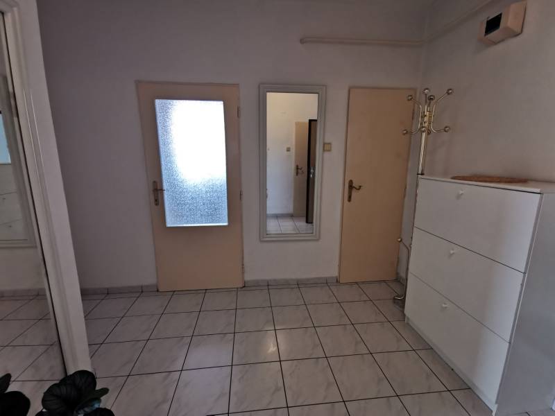 IMG_20250417_145212.BabonyTRE: Prenájom 2-izbovy priestranny byt_Ulica Svetla_stare Mesto_2_samostatné izby_krasny_vyhlad_terasa.jpg