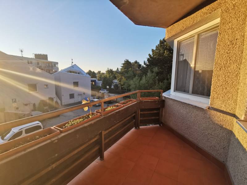 PRENAJOM_4izbovy byt_Priekopnicka_priestranny balkon 4.jpg