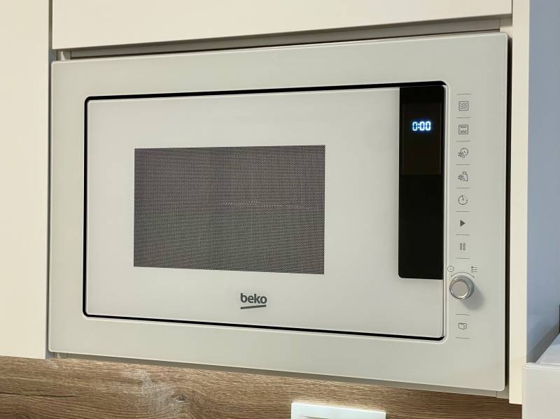 Babony-tre-raca-verdena-2-izbovy-byt-vrbenskeho-novostavba-loggia-zariadeny-vytah-klimatizacia-richard-pastucha-reality-mikrovlnna-rura