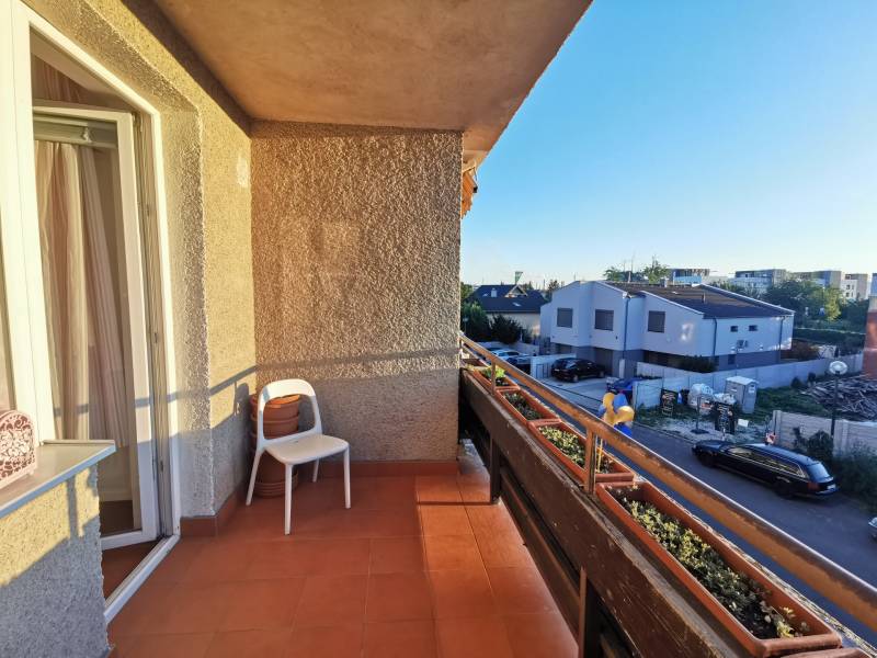 PRENAJOM_4izbovy byt_Priekopnicka_priestranny balkon.jpg