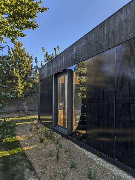 BOX BY ECOCAPSULE_FOTO KATARÍNA SELECKÁ_PRINTSIZE64.jpg