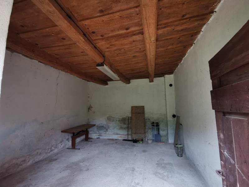 BabonyTRE_Predaj pozemok s domom Nitrianske Sucany_Preividza_miestnost5.jpeg