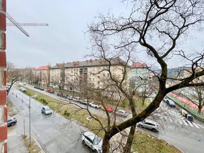 2-izbový-byt-zwirn-novostavba-košicka-stare-mesto-bratislava-babony-tre-podlahove-kurenie-stropne-chladenie-zasklenna-loggia