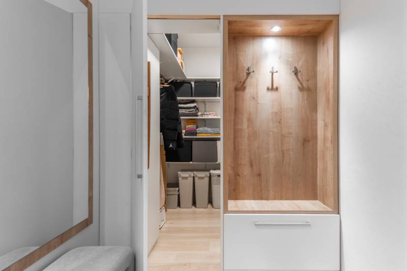 Babony-tre-richard-pastucha-reality-bratislava-dubravka-projekt-tammi-yit-novostavba-predaj-2-izbovy-byt-balkon-pivnicna-kobka-2-parkovacie-statie-spolocne-priestory-juhovychod-vytah-bezbarierove-chodba-vchodove-dvere-vratnik-satnik-hala