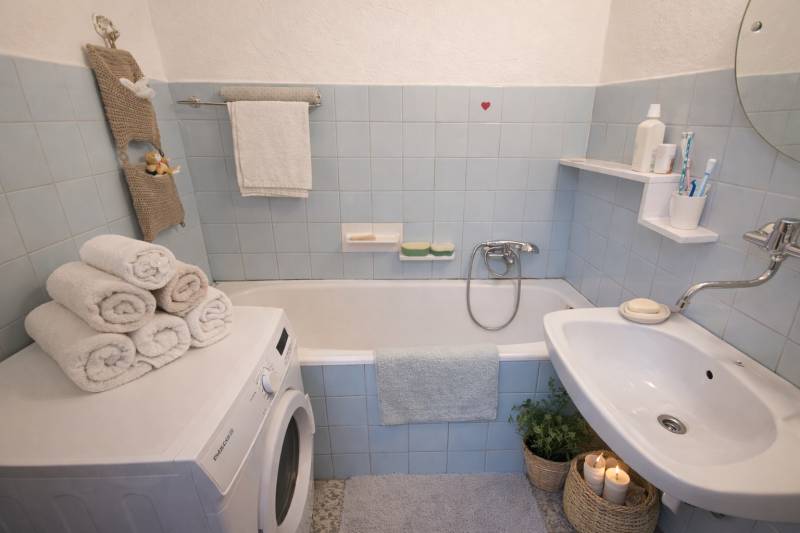 BabonyTRE_Predaj_2izbového bytu-Jančova_Borik_kupelna.jpeg