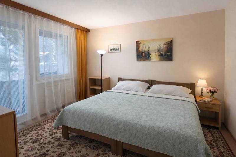 BabonyTRE_prenájom-2izbovy byt_Karlovka_spjene dve postele.jpeg