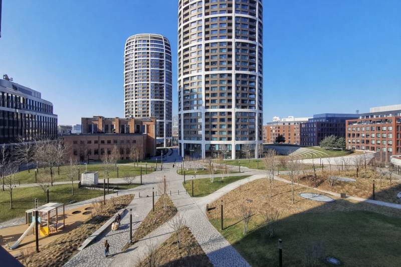 BabonyTRE_prenajom 2-izbovy byt SKY park_Pohlad z okna.jpeg