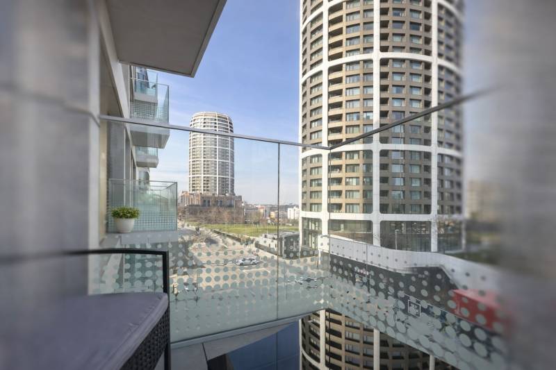 Prenájom 1i apartmánu Metropolis_balkón.jpeg