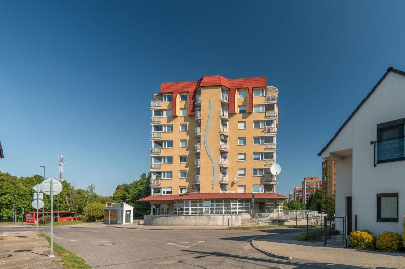 2-izbovy-byt-lamac-heyrovskeho-predaj-richard-pastucha-richardpastuchareality-2-room-apartment.jpg