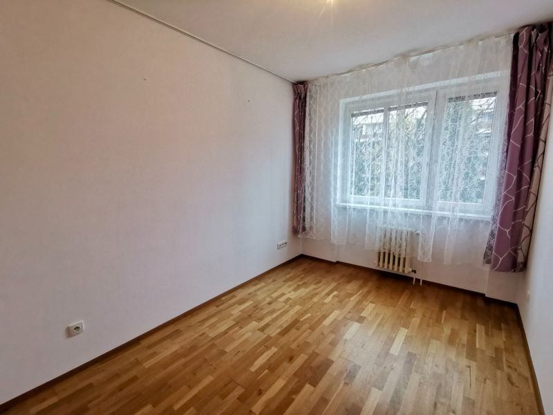 BabonyTRE:Prenájom_4izbový byt s parkovacim miestom_Priekopnicka_Biskupice:Prenájom_4izbový byt s parkovacim miestom_Priekopnicka_BabonyTRE:Prenájom_4izbový byt s parkovacim miestom_Priekopnicka_Biskupice_20251113_122438.jpg