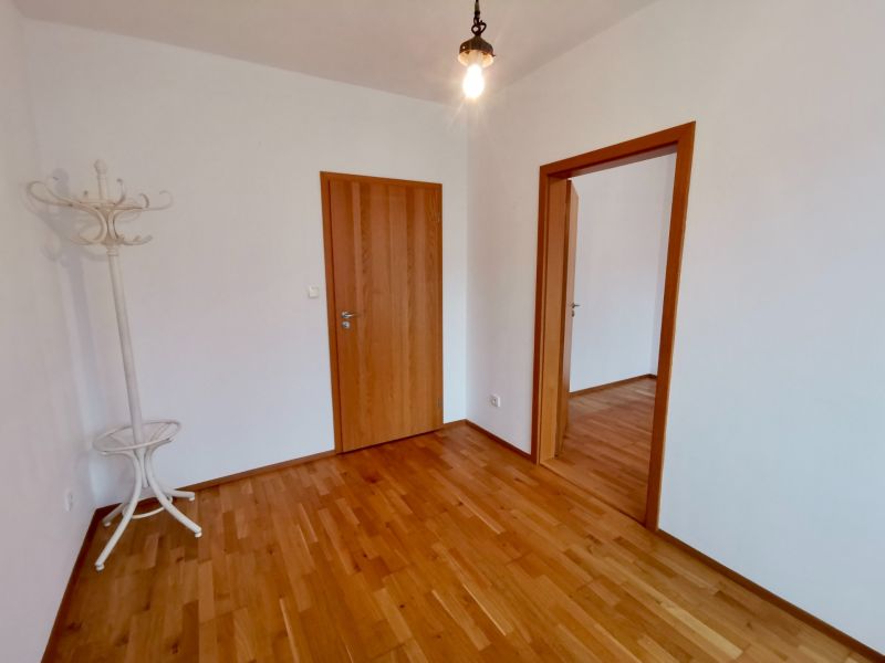 BabonyTRE:Prenájom_4izbový byt s parkovacim miestom_Priekopnicka_Biskupice:Prenájom_4izbový byt s parkovacim miestom_Priekopnicka_BabonyTRE:Prenájom_4izbový byt s parkovacim miestom_Priekopnicka_Biskupice_20251113_122338.jpg