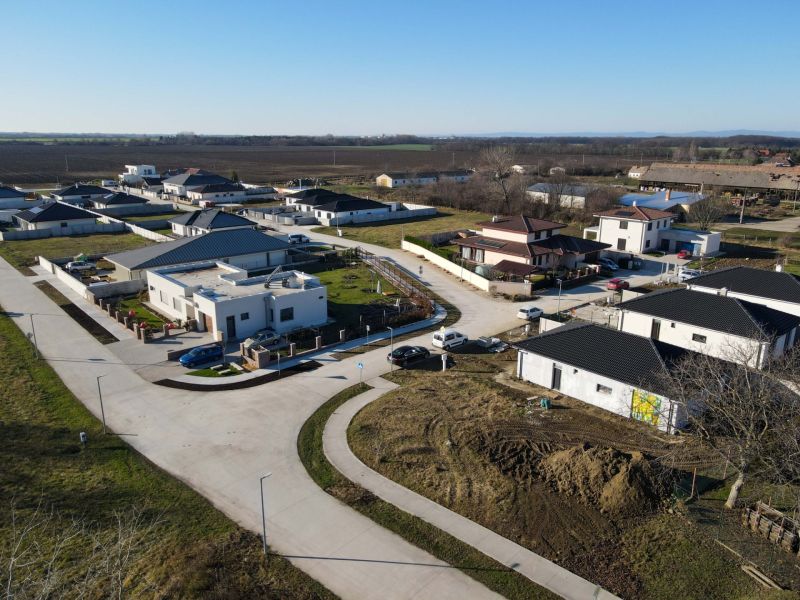 dji_fly_20251229_121540_469_1767006949397_photo.jpg