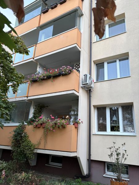 balkony 2.jpg